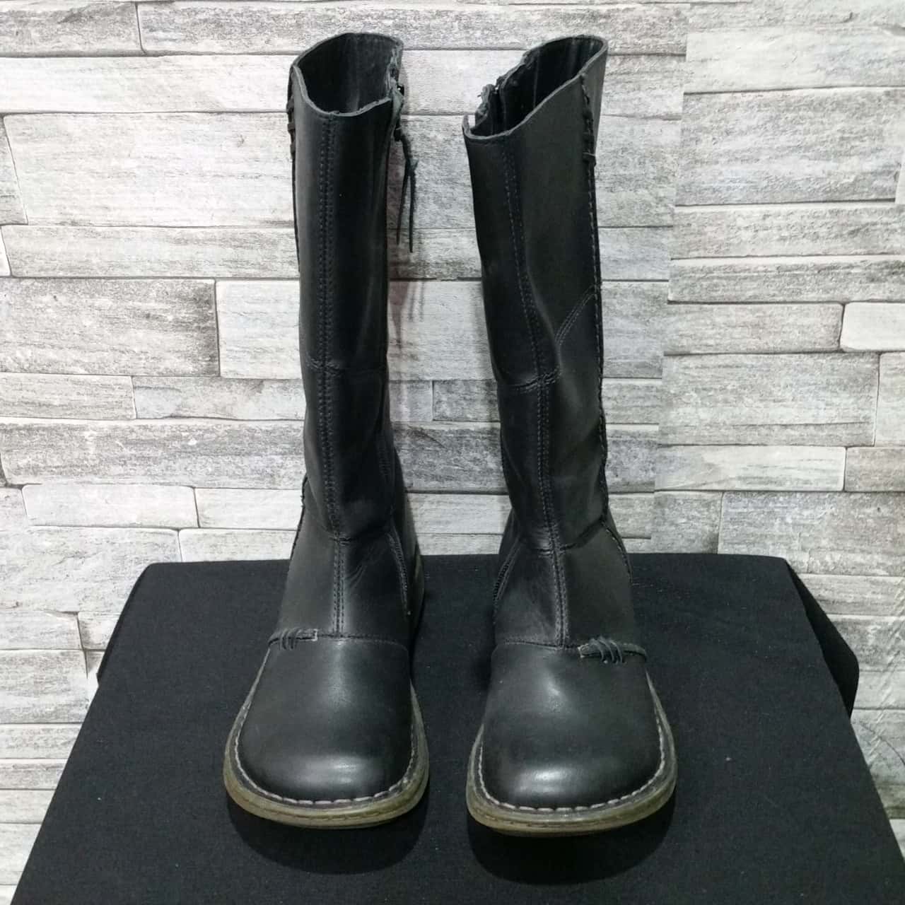 Dr. Martens Womens Boots Size 7 Black (s)