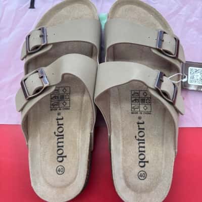  Womens  Qomfort Size 40 Sandals/Slides *NEVER WORN RRP $90.00