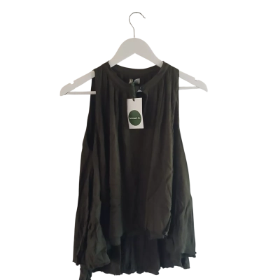Leonard St Womens  Size 10 Sleeveless Top Olive With Pockets