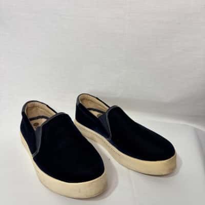 Boden Size 38 Navy Blue velvet shoes