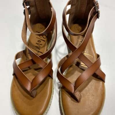 Blowfish Ohio Vegan Leather Womens  Size US8 Sandals Brown 