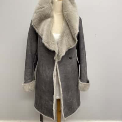 Forever New Women’s Winter Faux Fur Coat  Grey Size 14