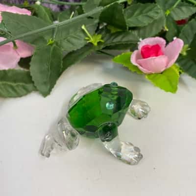 Gorgeous glass frog green and clear