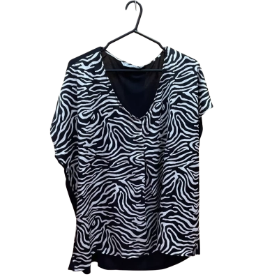 Katies Womens  Size XXL Short Sleeve Shirt / V-Neck Top Black  / Multicoloured / White 
