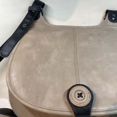 SASSY DUCK Designed in Australia Leather Taupe Handbag with Strap Black