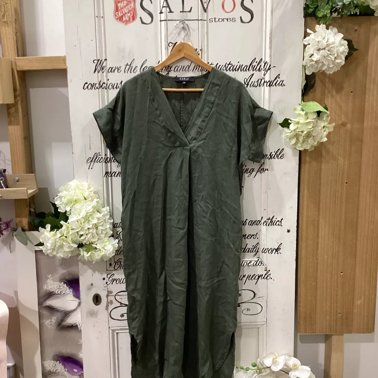 Cable Melbourne Brand! NWOT V-NECK SHORT SLEEVE MIDI DRESS WITH SASH/BELT!  Womens Size XS Midi Dress / Short Sleeve Dress Khaki / Olive (s)
