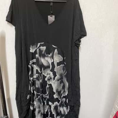 TS Womens  Size 16 / 18 Black  / Grey 