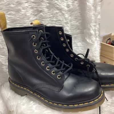 Dr Martens Womens  Size 10 Boots in Black  leather 