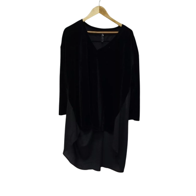 Taking Shape Womens  Size S 3/4 Sleeve Top Black  