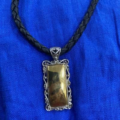 Vintage Avon Fashion Womens leather Choker Necklace with fancy pendant