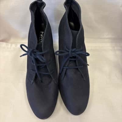  Women's  Brazilian Made in Brazil Size 39 Leather Lace Up Ankle  Boots Navy Blue 