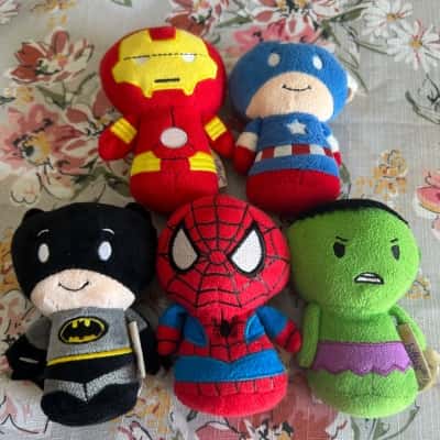Bundle 1 Hallmark Itty Bittys Marvel and DC (B14)