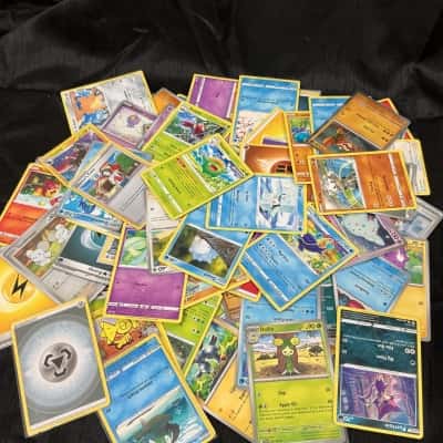 Pokémon cards X 100