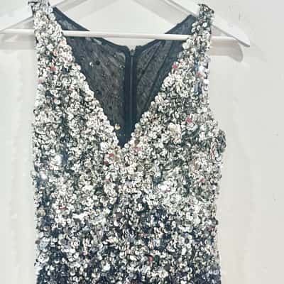 Simply Stunning Silver Sequin Black Formal Dress  w/long Shoulder Scarf Size 6/8
