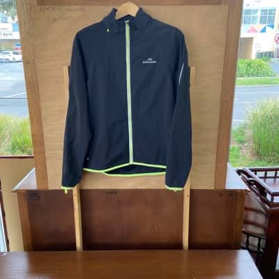 Kathmandu Womens  Size 14 Softshell zip-up jacket 