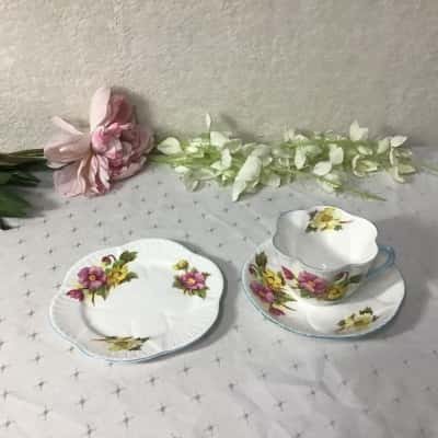 Vintage Shelley "Begonia" Floral Pattern Fine Bone China Fluted Edge Cup Saucer & Plate
