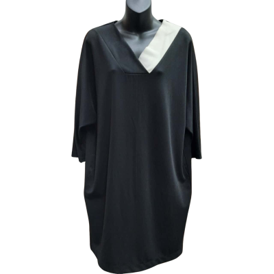MEREDITH & MOORE Melbourne Size M Black / White V Neck 7/8 Sleeve Batwing Dress with In Seam Pockets