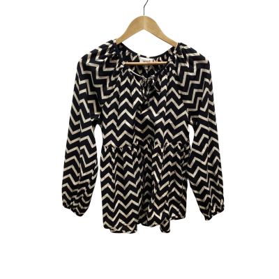 Seed Heritage  Size 6 Top Black  / White 