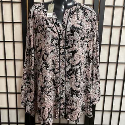 Sussan Size 18 pink, black & white pattern pretty top New
