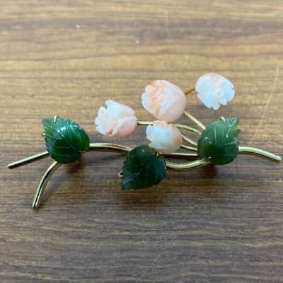 Vintage Jade coloured leaf and coral coloured flower brooch