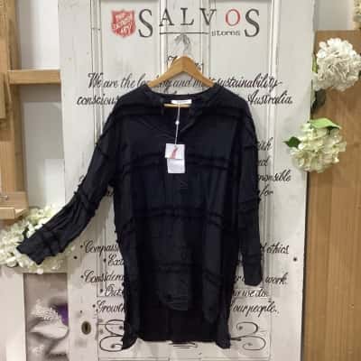 ELLIS & DEWEY WHITE LABEL BRAND! TEXTURED TUNIC! LONG SLEEVE Womens  Size S Long Sleeve Top Black  