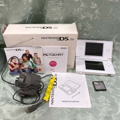 Nintendo DS Lite in Polar White