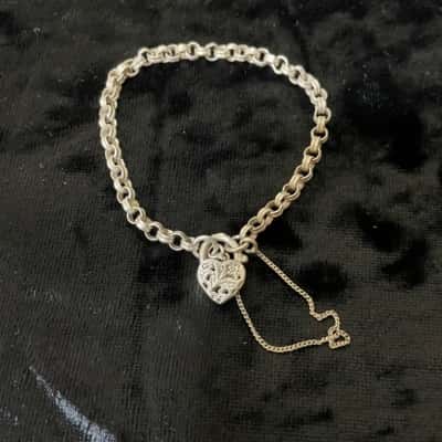  925 Italy Marked Womens Bracelet w /Heart Padlock Charm