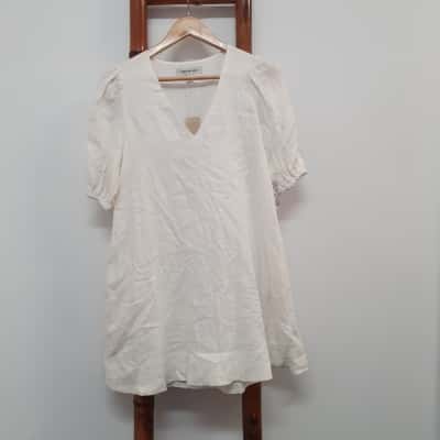 Forever New Women's Size 4 Millie V Neck Swing Dress Porcelain - New With Tags