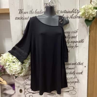 Taking Shape Brand! BNWT RRP $119.99! THE COLD SHOULDER BAMBOO ESSENTIALS TOP! Womens  Size 16 Short Sleeve Top Black  