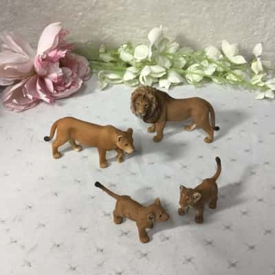 Collection of Schleich Model Lion Family Figures (x 4)