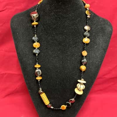  Women's Necklace Brown toned beads