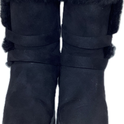 UGG Womens  Size 9