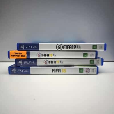Sony PS4 EA Sports FIFA Game Bundle Lot 16 17 18 19
