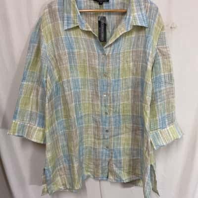 The Clothing Company Button Up Shirt Sz 24