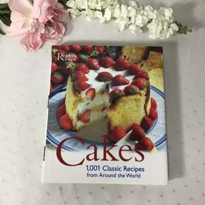 Reader's Digest Cakes 1,001 Classic Recipes from Around the World Cookbook