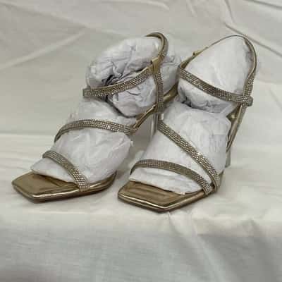 ALDO  Size 7 Heels Gold 