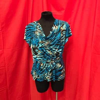 Liz Jordan Womens  Size XL Top with Twist Side to Give Shape and Design