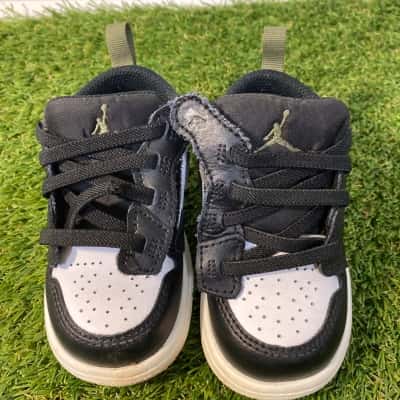 Nike toddler Jordan 1 alt low shoes size 5.5