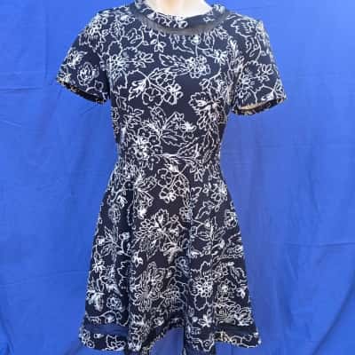 Tokito Womens  Size 10 Cocktail Dress / Midi Dress / Short Sleeve Dress  Black  / Pattern 