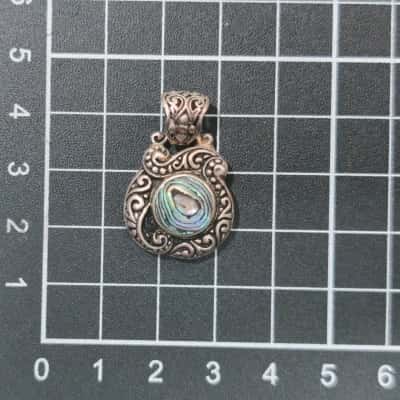 Womens Vintage Silver 925 Pendant with Central Abalone Shell Inlay.