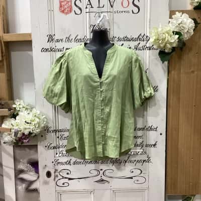Witchery Brand! NWOT 100% HEMP SHORT BALLOON SLEEVED BUTTON UP V-NECK SHIRT! Womens  Size 14 Button Up Top / Short Sleeve Top / V-Neck Top Green / Olive 