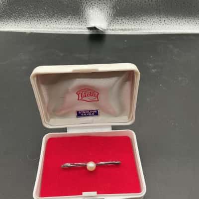 Victa Silver Womens Brooch