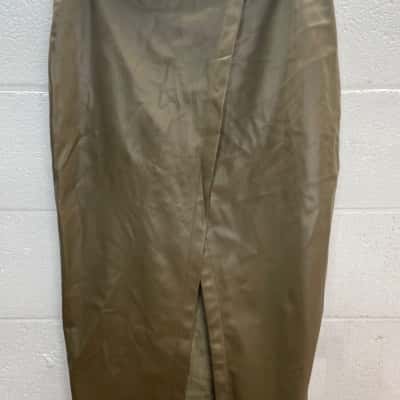 Zara Womens  Size L Green skirt