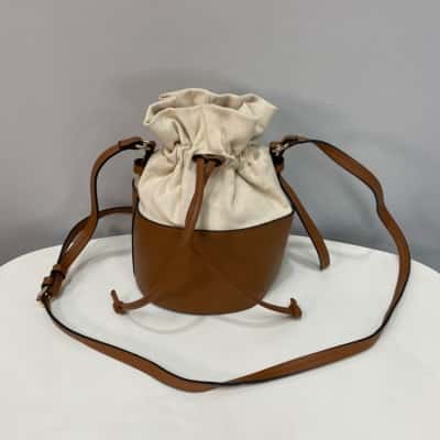Seed Heritage Womens Cross Body Bucket Bag Natural  / Brown 