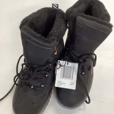  Tentex  Womens  Size 7 Black  snow boots