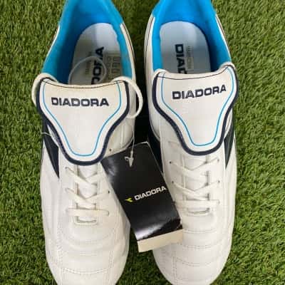 Diadora Mens  Size 9.5 Footy Boots Blue / White 
