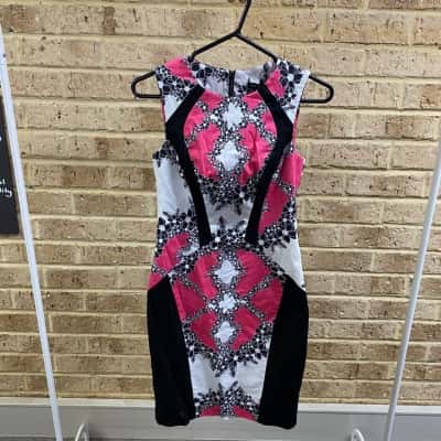 Cue Womens pink print dress style 540 Size 8 