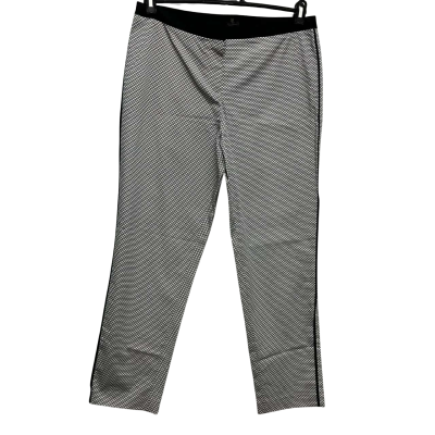 David Lawrence Women's  Size 12, 7/8 Pants, GEO print, Black and White 