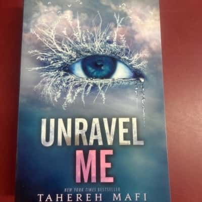 Unravel me, Tahereh Mafi 
