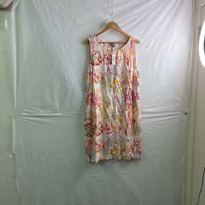 Suzannegrae Womens Size 18 Midi Dress / Sleeveless Dress Floral BNWT